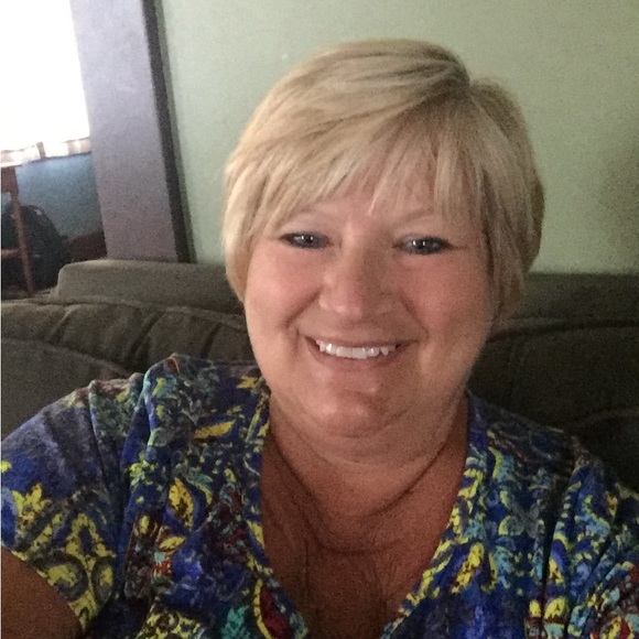 Meet your Posher, Barb - Picture 1 of 2